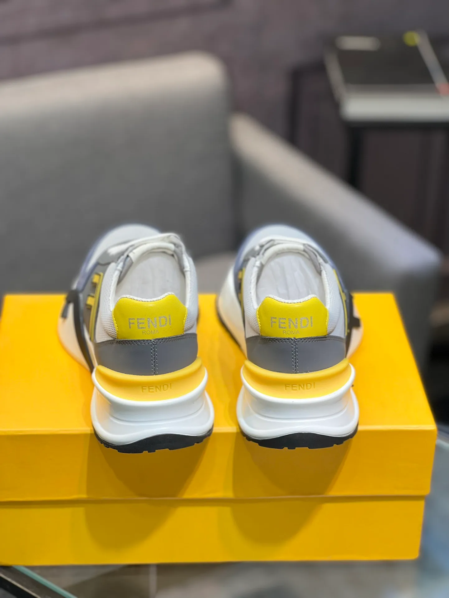 Men's shoes 💰540 FENDI men's fashionable casual shoes 👟Hot sale🔥 Official website 1:1 replica ⬆️Original quality - original leather - original breathable mesh lining original outsole 1:1 replica, code number 38-44 (45-46 customized)